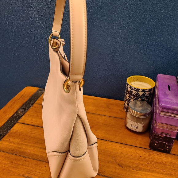 Michael Kors Suede Nicole - Picture 5 of 10